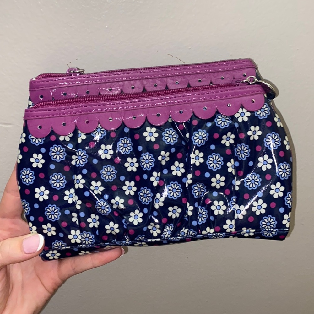 Vera Bradley travel bag or makeup bag! Super cute has two zipper pockets!